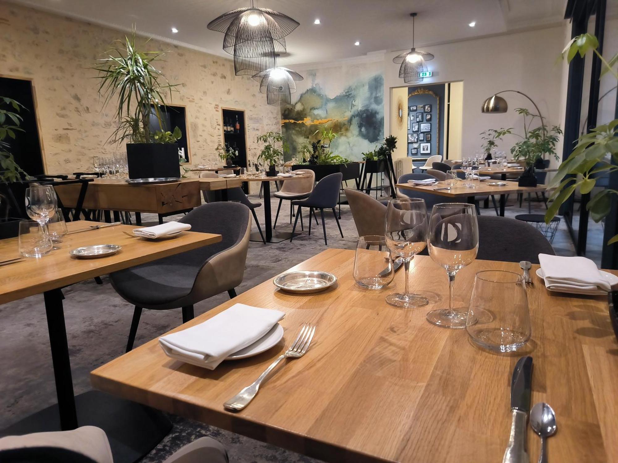 Logis Hotel - Restaurant Maison Claude Darroze ลองกุง ภายนอก รูปภาพ
