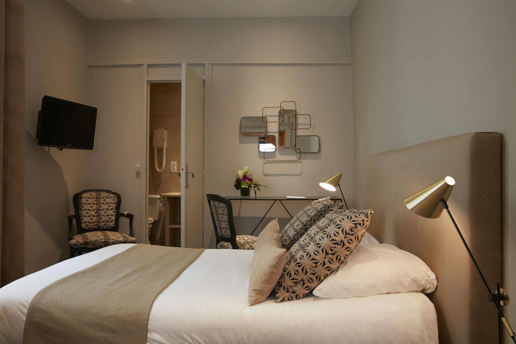 Logis Hotel - Restaurant Maison Claude Darroze ลองกุง ภายนอก รูปภาพ